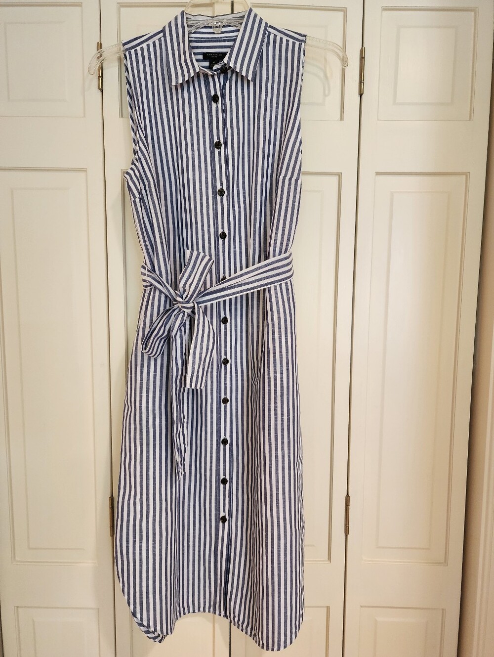 ANN TAYLOR PETITE 4 NWOT BLUE AND WHITE STRIPE SLEEVELESS DRESS